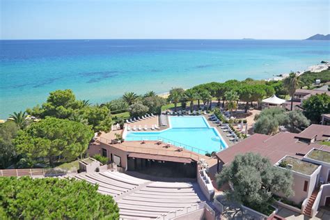 FREE BEACH RESORT .